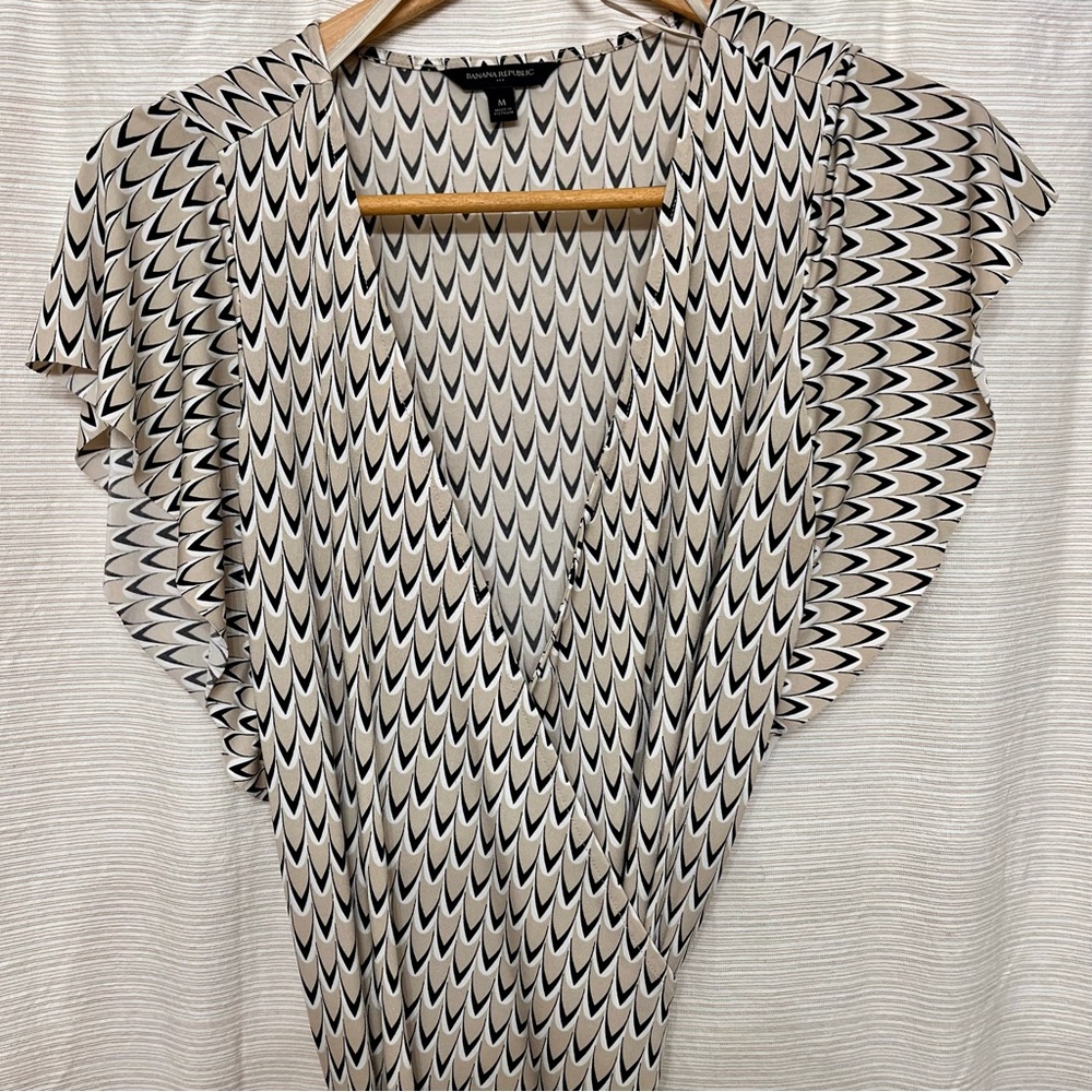 Banana Republic Black & Cream Printed Flutter Sleeve Wrap Dress